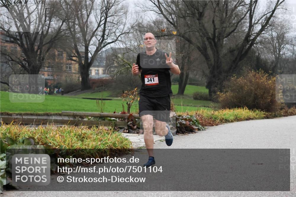 08.12.2024 - St. Pauli X-Mass-Run No. 14 Strokosch-Dieckow http://msf.ph/oto/7501104 08.12.2024 09:46:28 Laufen 341 meine-sportfotos.de