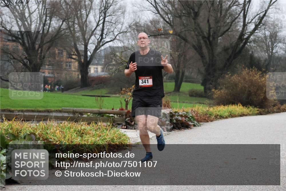 08.12.2024 - St. Pauli X-Mass-Run No. 14 Strokosch-Dieckow http://msf.ph/oto/7501107 08.12.2024 09:46:28 Laufen 341 meine-sportfotos.de