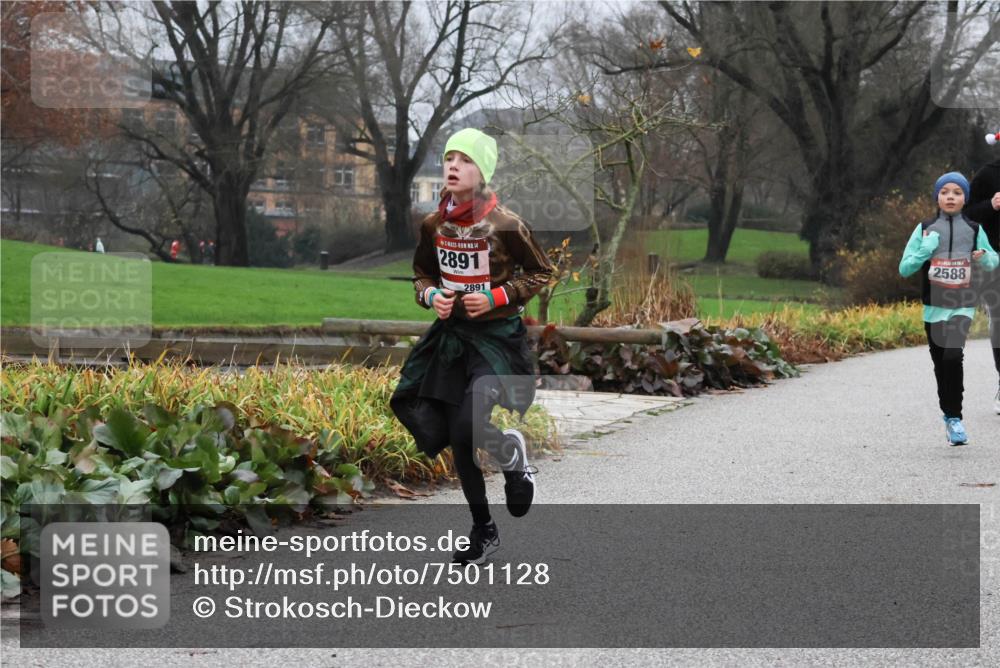 08.12.2024 - St. Pauli X-Mass-Run No. 14 Strokosch-Dieckow http://msf.ph/oto/7501128 08.12.2024 09:46:35 Laufen 14, 2891, 2891, 2588 meine-sportfotos.de