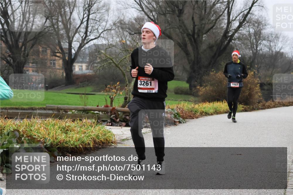 08.12.2024 - St. Pauli X-Mass-Run No. 14 Strokosch-Dieckow http://msf.ph/oto/7501143 08.12.2024 09:46:37 Laufen 14, 3261, 3261, 1863 meine-sportfotos.de