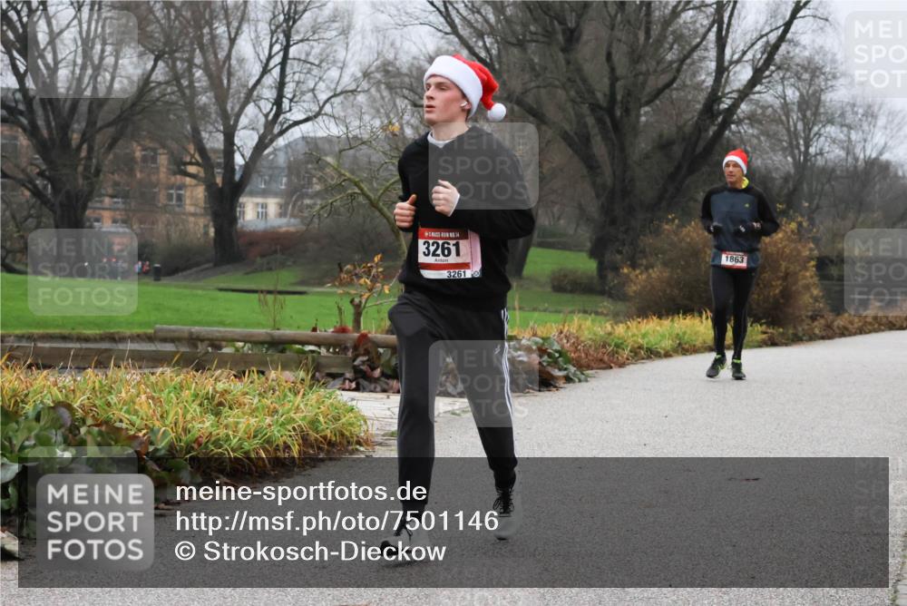 08.12.2024 - St. Pauli X-Mass-Run No. 14 Strokosch-Dieckow http://msf.ph/oto/7501146 08.12.2024 09:46:37 Laufen 14, 3261, 3261, 1863 meine-sportfotos.de