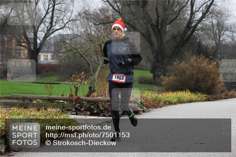 08.12.2024 - St. Pauli X-Mass-Run No. 14 Strokosch-Dieckow http://msf.ph/oto/7501153 08.12.2024 09:46:40 Laufen 1863 meine-sportfotos.de