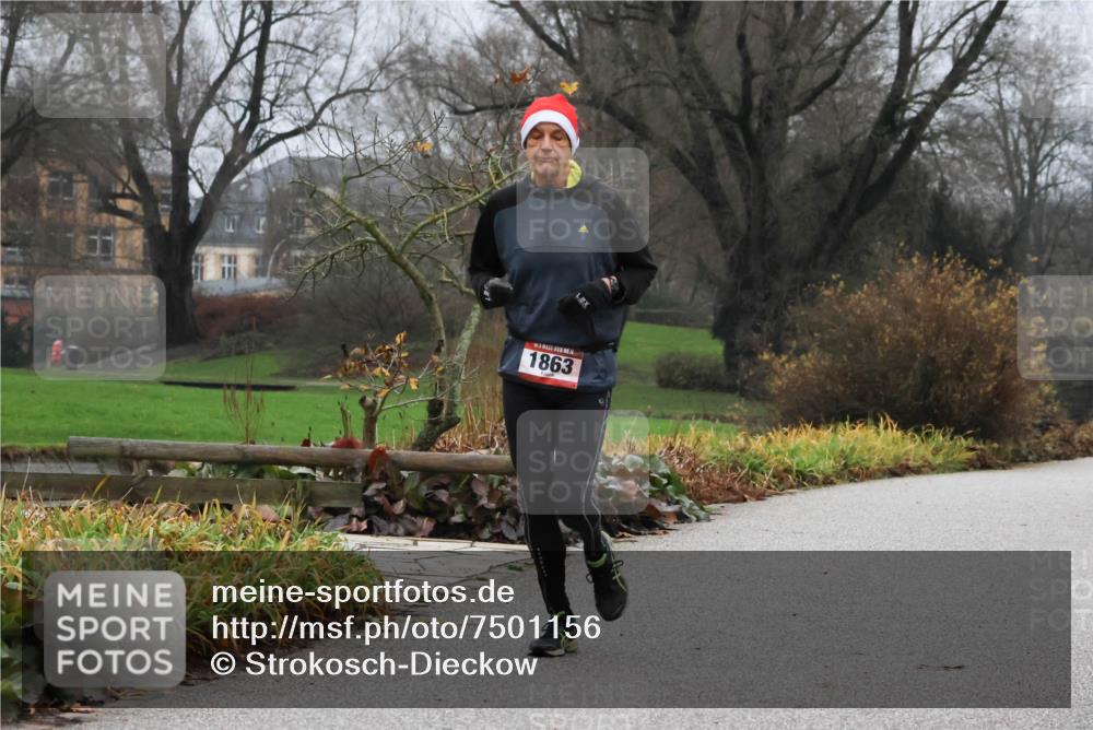 08.12.2024 - St. Pauli X-Mass-Run No. 14 Strokosch-Dieckow http://msf.ph/oto/7501156 08.12.2024 09:46:40 Laufen 1863 meine-sportfotos.de