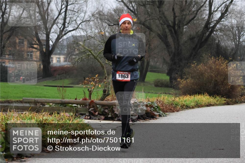 08.12.2024 - St. Pauli X-Mass-Run No. 14 Strokosch-Dieckow http://msf.ph/oto/7501161 08.12.2024 09:46:40 Laufen 1863 meine-sportfotos.de