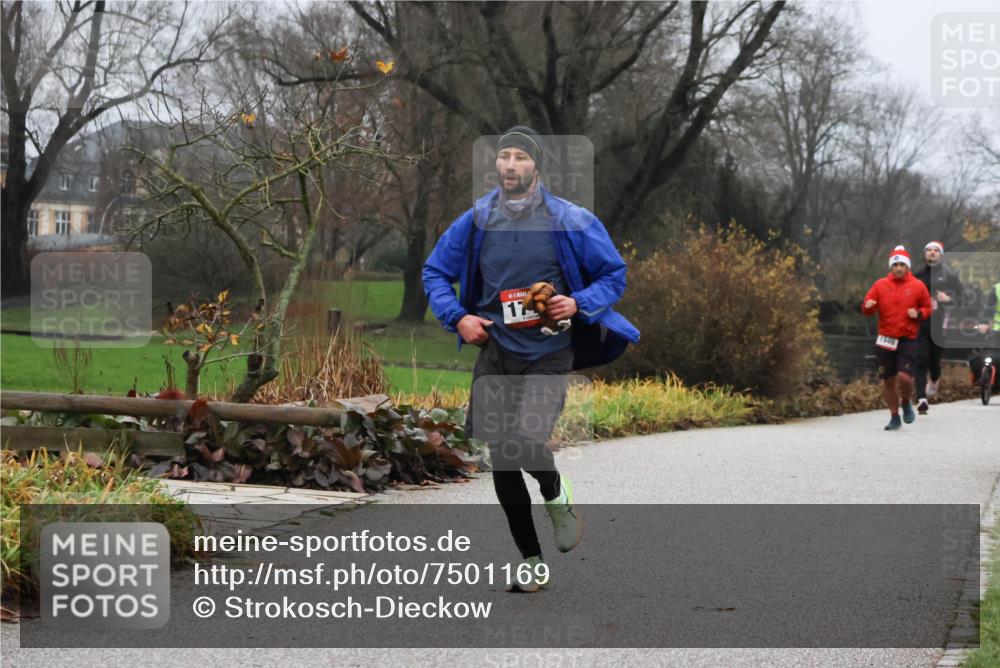 08.12.2024 - St. Pauli X-Mass-Run No. 14 Strokosch-Dieckow http://msf.ph/oto/7501169 08.12.2024 09:46:49 Laufen 17, 1946 meine-sportfotos.de