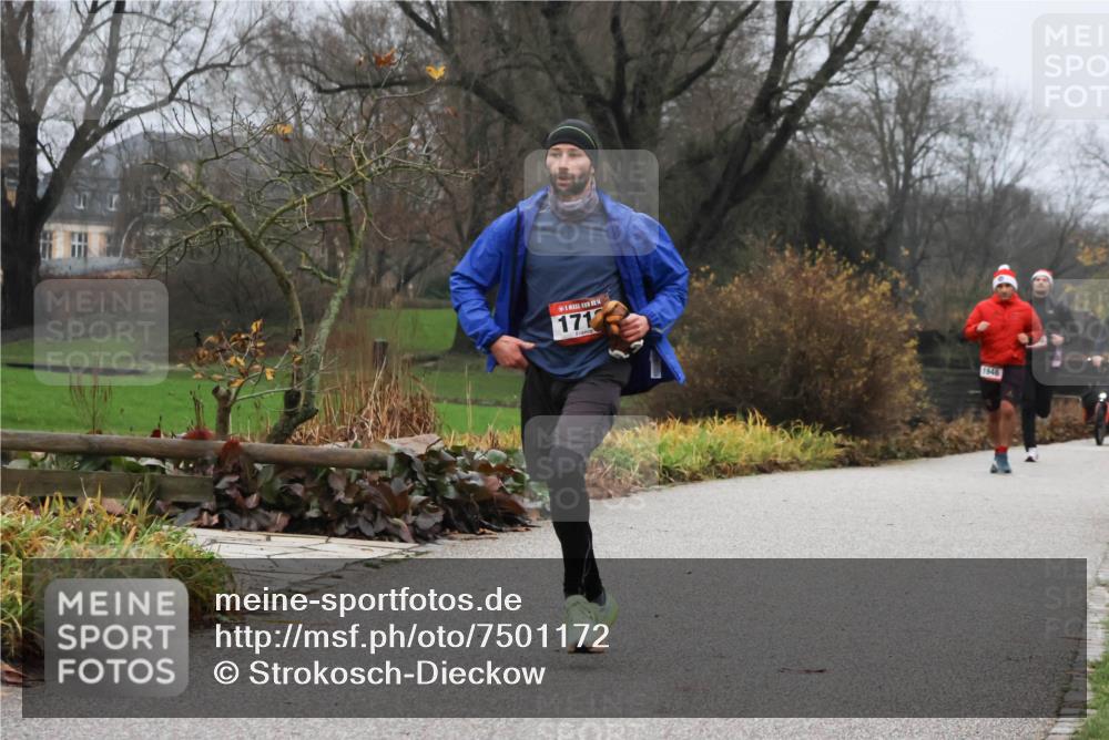 08.12.2024 - St. Pauli X-Mass-Run No. 14 Strokosch-Dieckow http://msf.ph/oto/7501172 08.12.2024 09:46:49 Laufen 171, 1946 meine-sportfotos.de