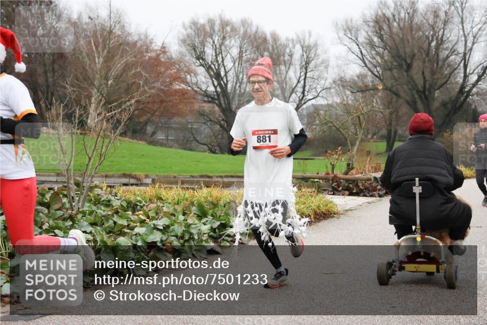 08.12.2024 - St. Pauli X-Mass-Run No. 14 Strokosch-Dieckow http://msf.ph/oto/7501233 08.12.2024 09:47:12 Laufen 881 meine-sportfotos.de