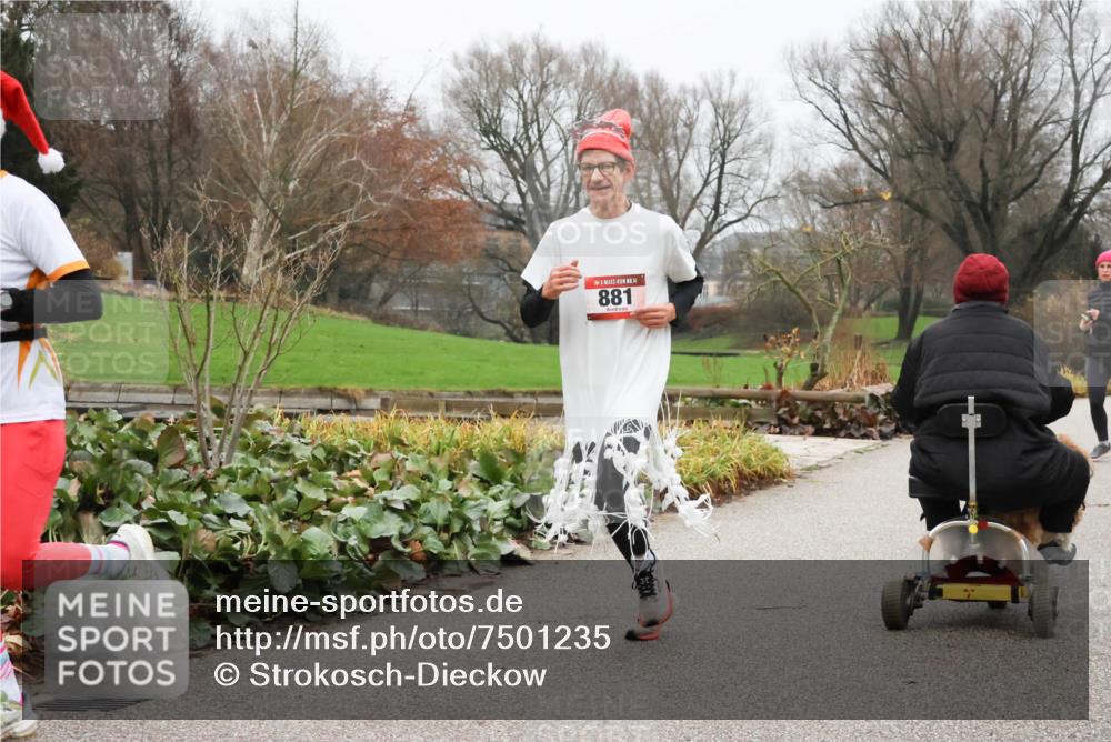 08.12.2024 - St. Pauli X-Mass-Run No. 14 Strokosch-Dieckow http://msf.ph/oto/7501235 08.12.2024 09:47:12 Laufen 14, 881 meine-sportfotos.de