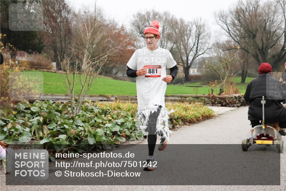 08.12.2024 - St. Pauli X-Mass-Run No. 14 Strokosch-Dieckow http://msf.ph/oto/7501242 08.12.2024 09:47:12 Laufen 14, 881 meine-sportfotos.de