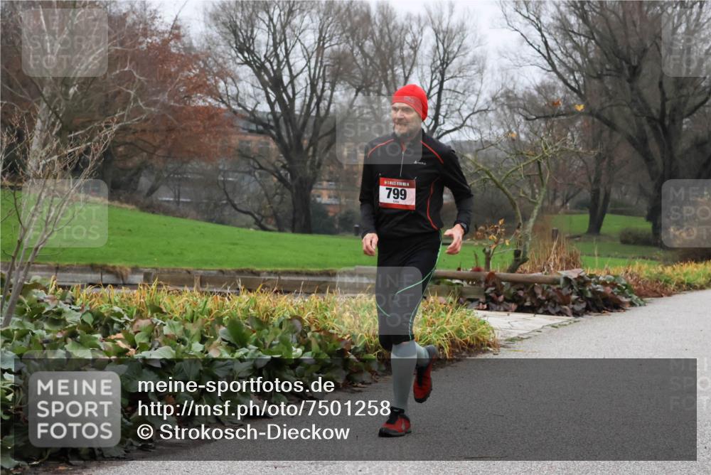 08.12.2024 - St. Pauli X-Mass-Run No. 14 Strokosch-Dieckow http://msf.ph/oto/7501258 08.12.2024 09:47:26 Laufen 14, 799 meine-sportfotos.de
