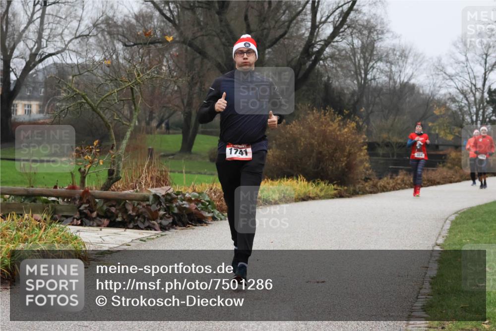 08.12.2024 - St. Pauli X-Mass-Run No. 14 Strokosch-Dieckow http://msf.ph/oto/7501286 08.12.2024 09:47:35 Laufen 1741, 384 meine-sportfotos.de