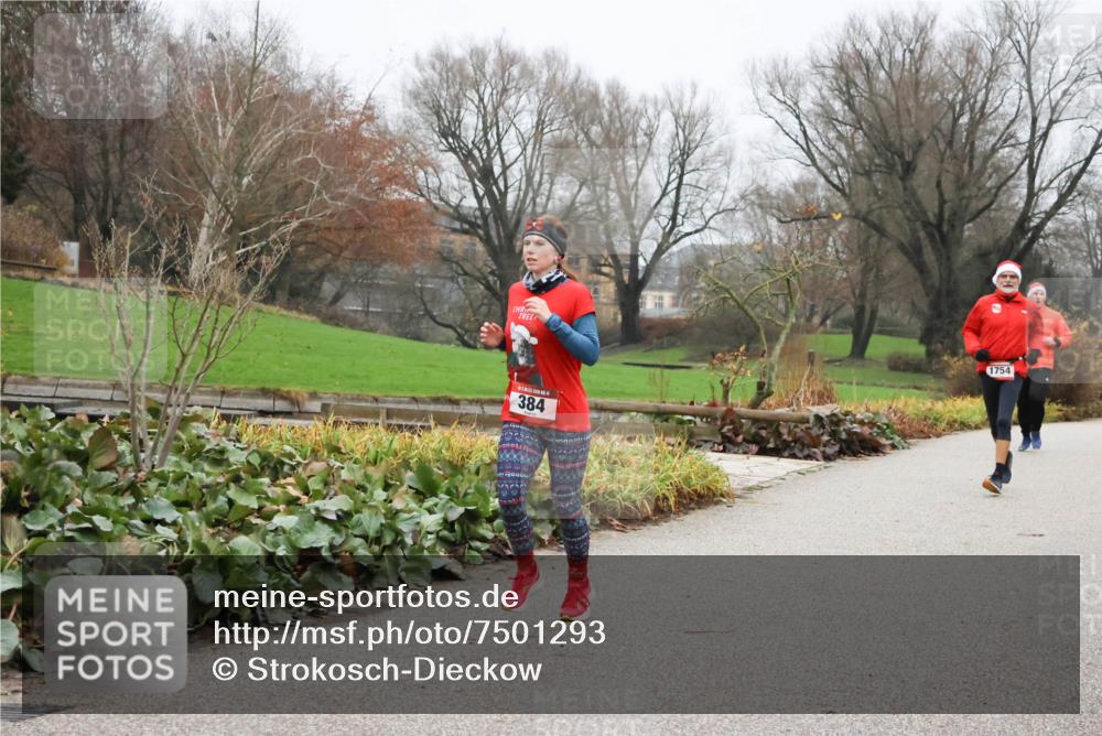 08.12.2024 - St. Pauli X-Mass-Run No. 14 Strokosch-Dieckow http://msf.ph/oto/7501293 08.12.2024 09:47:44 Laufen 384, 1754 meine-sportfotos.de