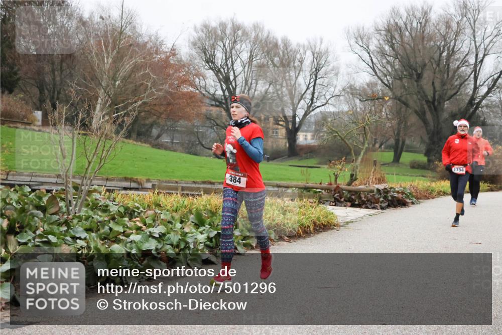 08.12.2024 - St. Pauli X-Mass-Run No. 14 Strokosch-Dieckow http://msf.ph/oto/7501296 08.12.2024 09:47:44 Laufen 384, 1754 meine-sportfotos.de