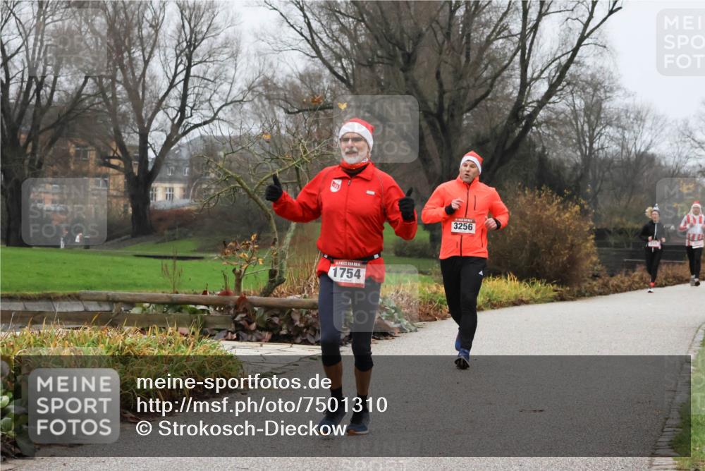 08.12.2024 - St. Pauli X-Mass-Run No. 14 Strokosch-Dieckow http://msf.ph/oto/7501310 08.12.2024 09:47:45 Laufen 3256, 1754 meine-sportfotos.de