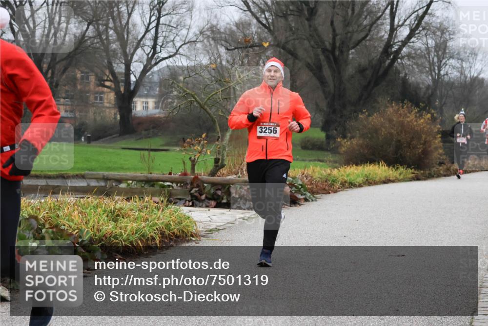 08.12.2024 - St. Pauli X-Mass-Run No. 14 Strokosch-Dieckow http://msf.ph/oto/7501319 08.12.2024 09:47:46 Laufen 14, 3256 meine-sportfotos.de