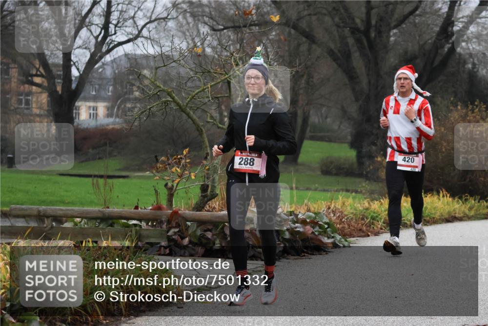 08.12.2024 - St. Pauli X-Mass-Run No. 14 Strokosch-Dieckow http://msf.ph/oto/7501332 08.12.2024 09:47:53 Laufen 288, 420 meine-sportfotos.de