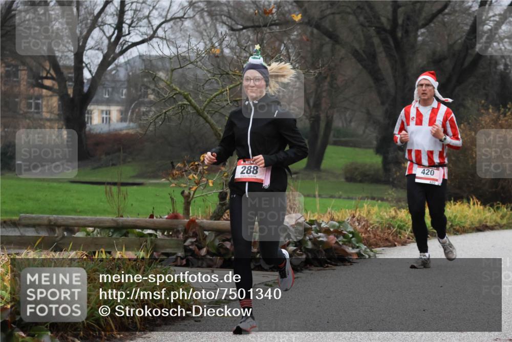08.12.2024 - St. Pauli X-Mass-Run No. 14 Strokosch-Dieckow http://msf.ph/oto/7501340 08.12.2024 09:47:53 Laufen 288, 420, 420 meine-sportfotos.de