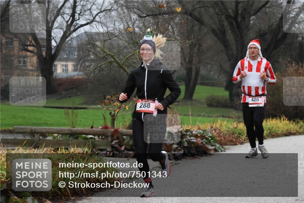 08.12.2024 - St. Pauli X-Mass-Run No. 14 Strokosch-Dieckow http://msf.ph/oto/7501343 08.12.2024 09:47:53 Laufen 288, 420, 420 meine-sportfotos.de