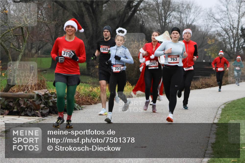 08.12.2024 - St. Pauli X-Mass-Run No. 14 Strokosch-Dieckow http://msf.ph/oto/7501378 08.12.2024 09:47:58 Laufen 31, 1982, 755, 1291, 1291, 763, 3095, 1852 meine-sportfotos.de