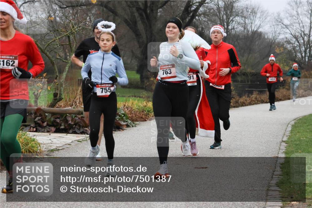 08.12.2024 - St. Pauli X-Mass-Run No. 14 Strokosch-Dieckow http://msf.ph/oto/7501387 08.12.2024 09:48:00 Laufen 14, 162, 755, 14, 763, 91, 1291, 3095, 1852, 364 meine-sportfotos.de