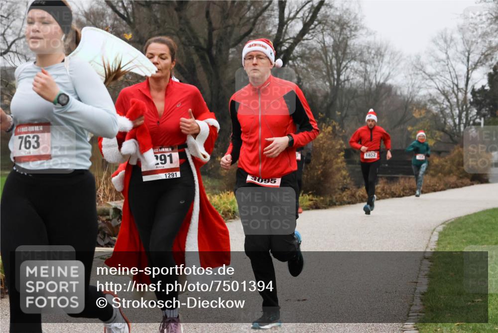 08.12.2024 - St. Pauli X-Mass-Run No. 14 Strokosch-Dieckow http://msf.ph/oto/7501394 08.12.2024 09:48:01 Laufen 763, 14, 291, 1291, 3095, 1852 meine-sportfotos.de