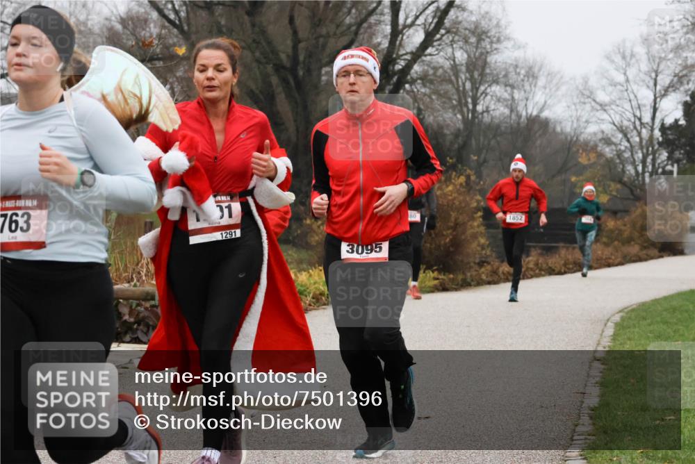 08.12.2024 - St. Pauli X-Mass-Run No. 14 Strokosch-Dieckow http://msf.ph/oto/7501396 08.12.2024 09:48:01 Laufen 4, 763, 14, 01, 1291, 3095, 80, 1852 meine-sportfotos.de