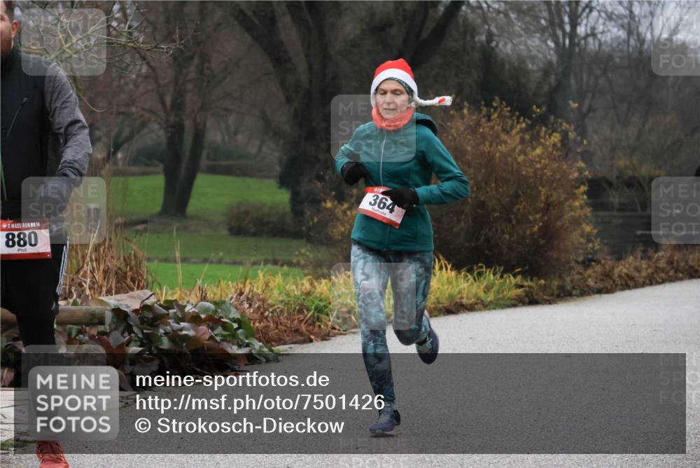 08.12.2024 - St. Pauli X-Mass-Run No. 14 Strokosch-Dieckow http://msf.ph/oto/7501426 08.12.2024 09:48:10 Laufen 14, 880, 364 meine-sportfotos.de