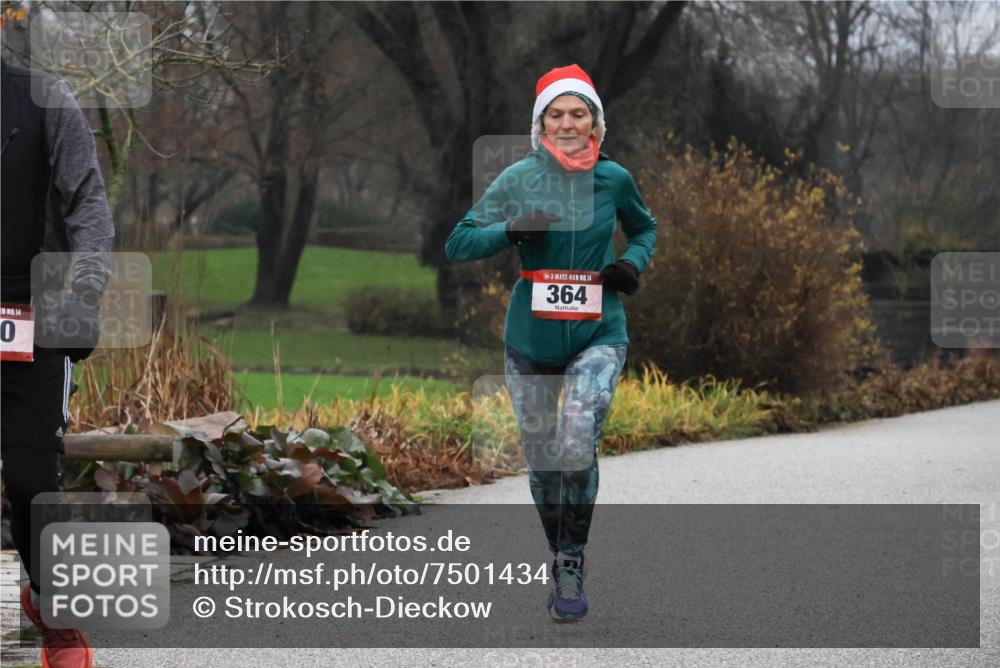 08.12.2024 - St. Pauli X-Mass-Run No. 14 Strokosch-Dieckow http://msf.ph/oto/7501434 08.12.2024 09:48:10 Laufen 14, 0, 14, 364 meine-sportfotos.de