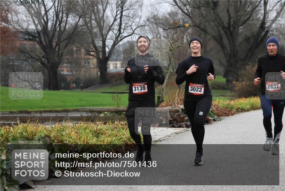 08.12.2024 - St. Pauli X-Mass-Run No. 14 Strokosch-Dieckow http://msf.ph/oto/7501436 08.12.2024 09:48:20 Laufen 14, 3139, 3022, 2837 meine-sportfotos.de