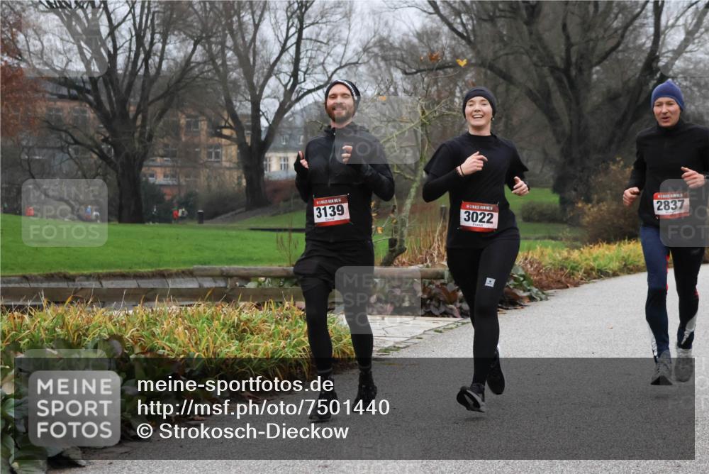 08.12.2024 - St. Pauli X-Mass-Run No. 14 Strokosch-Dieckow http://msf.ph/oto/7501440 08.12.2024 09:48:20 Laufen 14, 3139, 3022, 2837 meine-sportfotos.de