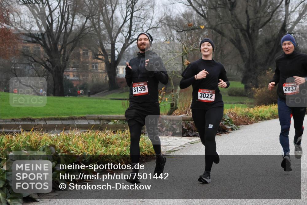 08.12.2024 - St. Pauli X-Mass-Run No. 14 Strokosch-Dieckow http://msf.ph/oto/7501442 08.12.2024 09:48:20 Laufen 14, 3139, 3022, 2837 meine-sportfotos.de