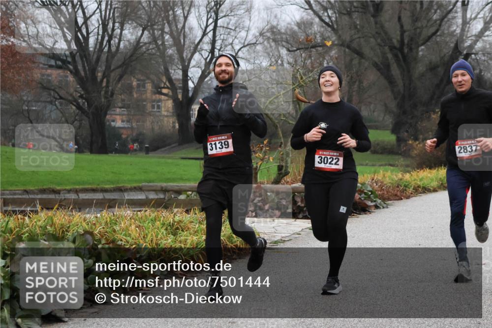 08.12.2024 - St. Pauli X-Mass-Run No. 14 Strokosch-Dieckow http://msf.ph/oto/7501444 08.12.2024 09:48:20 Laufen 14, 3139, 14, 3022, 2837 meine-sportfotos.de