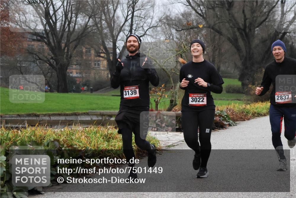 08.12.2024 - St. Pauli X-Mass-Run No. 14 Strokosch-Dieckow http://msf.ph/oto/7501449 08.12.2024 09:48:20 Laufen 14, 3139, 14, 3022, 4, 2837 meine-sportfotos.de