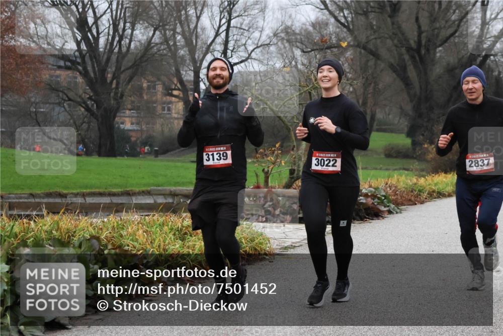 08.12.2024 - St. Pauli X-Mass-Run No. 14 Strokosch-Dieckow http://msf.ph/oto/7501452 08.12.2024 09:48:20 Laufen 14, 3139, 14, 3022, 14, 2837 meine-sportfotos.de