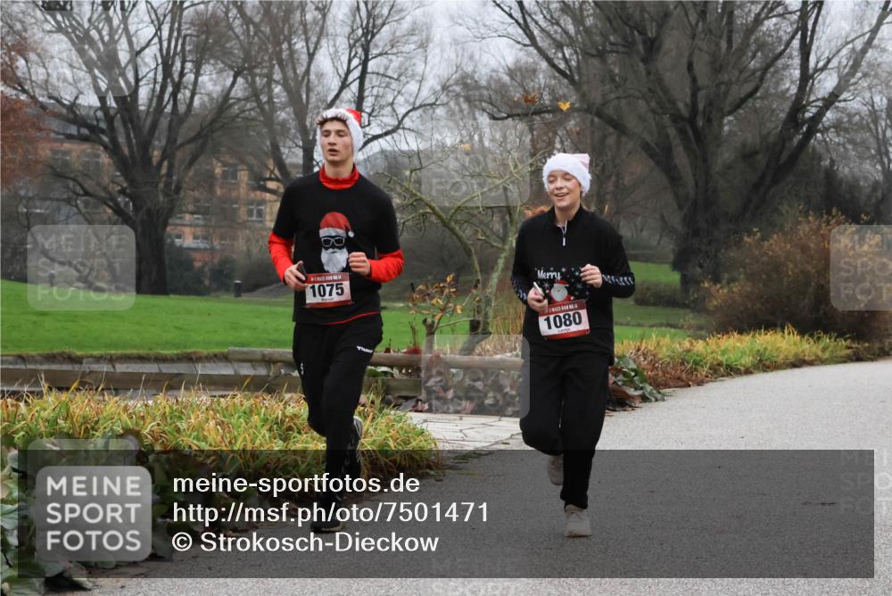 08.12.2024 - St. Pauli X-Mass-Run No. 14 Strokosch-Dieckow http://msf.ph/oto/7501471 08.12.2024 09:48:40 Laufen 4, 1075, 14, 1080 meine-sportfotos.de
