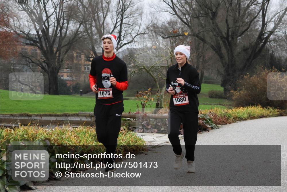 08.12.2024 - St. Pauli X-Mass-Run No. 14 Strokosch-Dieckow http://msf.ph/oto/7501473 08.12.2024 09:48:40 Laufen 14, 1075, 1080 meine-sportfotos.de