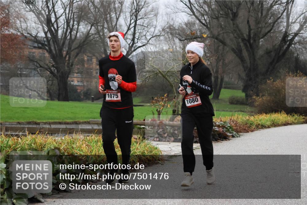 08.12.2024 - St. Pauli X-Mass-Run No. 14 Strokosch-Dieckow http://msf.ph/oto/7501476 08.12.2024 09:48:40 Laufen 4, 1075, 14, 1080 meine-sportfotos.de