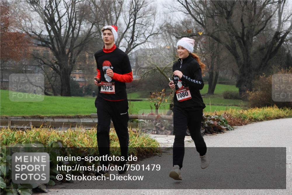 08.12.2024 - St. Pauli X-Mass-Run No. 14 Strokosch-Dieckow http://msf.ph/oto/7501479 08.12.2024 09:48:40 Laufen 1075, 14, 1080 meine-sportfotos.de