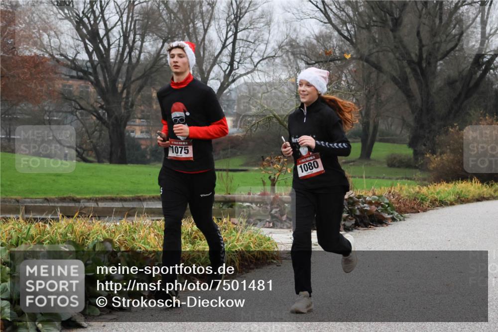 08.12.2024 - St. Pauli X-Mass-Run No. 14 Strokosch-Dieckow http://msf.ph/oto/7501481 08.12.2024 09:48:40 Laufen 14, 1075, 14, 1080 meine-sportfotos.de