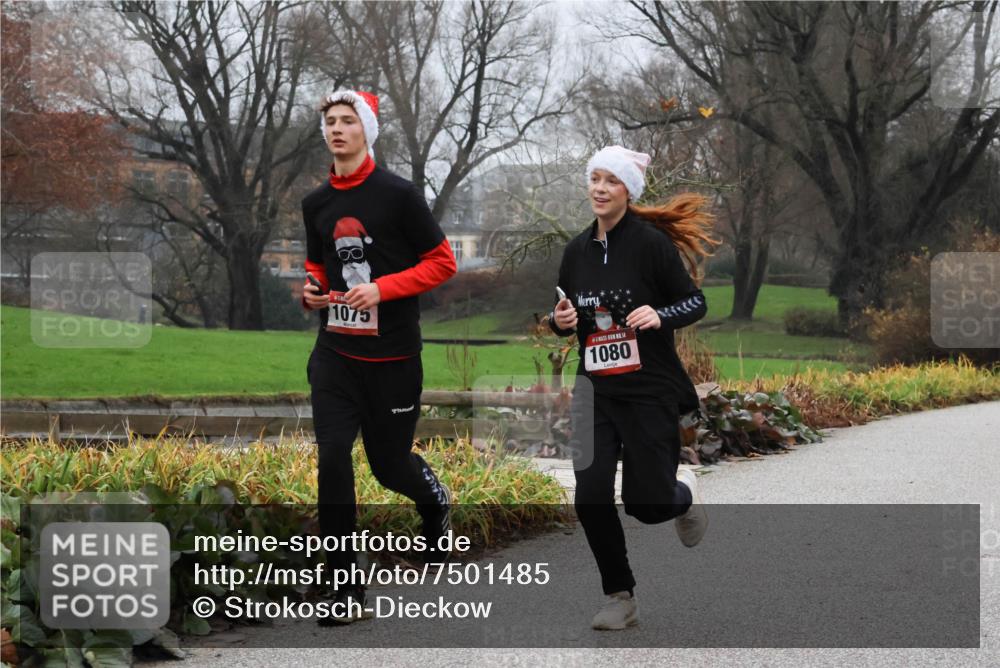 08.12.2024 - St. Pauli X-Mass-Run No. 14 Strokosch-Dieckow http://msf.ph/oto/7501485 08.12.2024 09:48:40 Laufen 1075, 14, 1080 meine-sportfotos.de