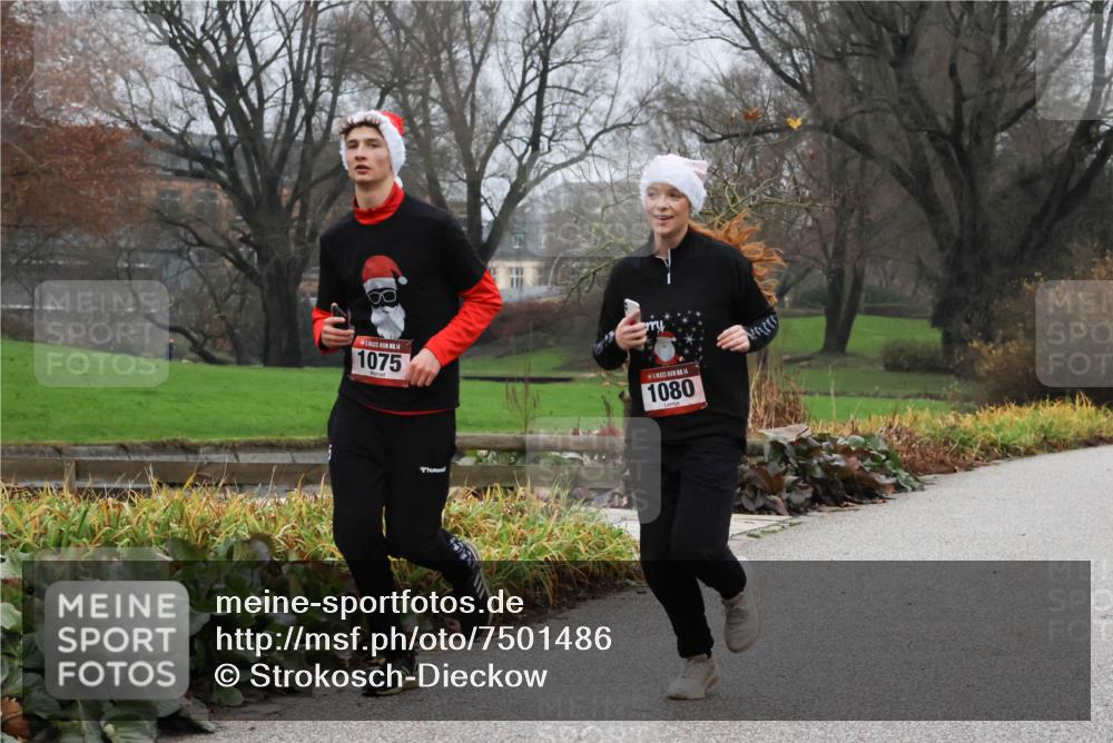 08.12.2024 - St. Pauli X-Mass-Run No. 14 Strokosch-Dieckow http://msf.ph/oto/7501486 08.12.2024 09:48:40 Laufen 14, 1075, 14, 1080 meine-sportfotos.de