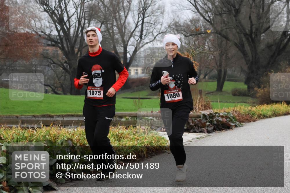 08.12.2024 - St. Pauli X-Mass-Run No. 14 Strokosch-Dieckow http://msf.ph/oto/7501489 08.12.2024 09:48:40 Laufen 14, 1075, 14, 1080 meine-sportfotos.de