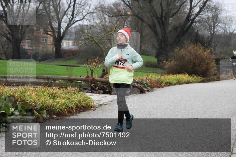08.12.2024 - St. Pauli X-Mass-Run No. 14 Strokosch-Dieckow http://msf.ph/oto/7501492 08.12.2024 09:48:44 Laufen 2872 meine-sportfotos.de