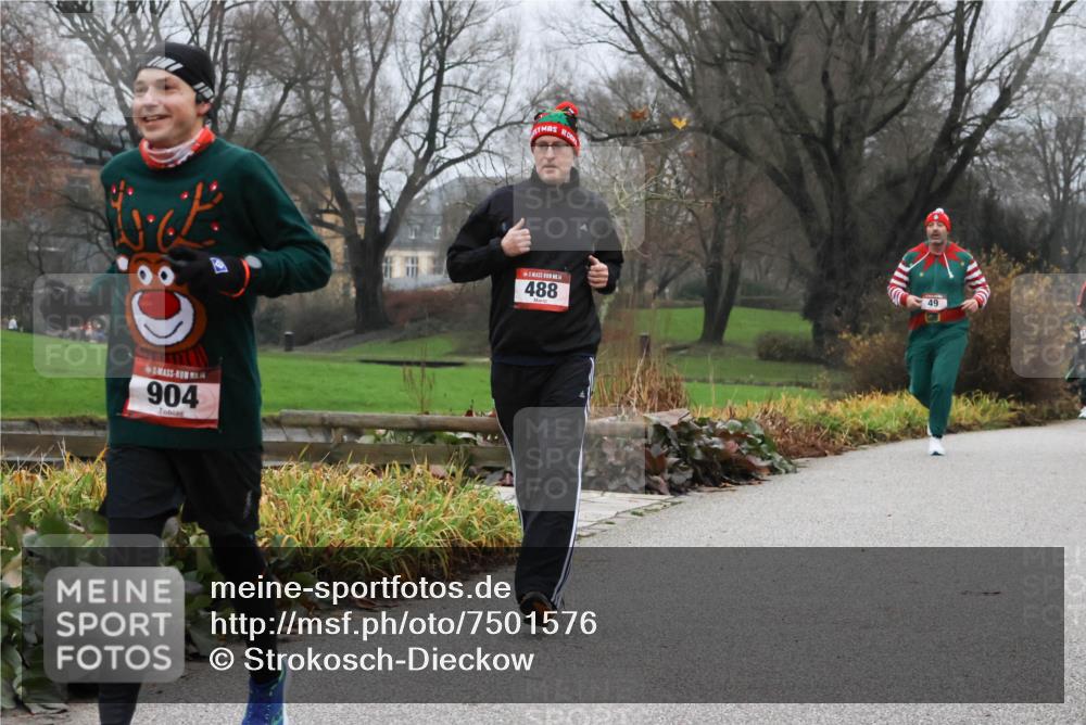 08.12.2024 - St. Pauli X-Mass-Run No. 14 Strokosch-Dieckow http://msf.ph/oto/7501576 08.12.2024 09:48:58 Laufen 904, 488, 49 meine-sportfotos.de