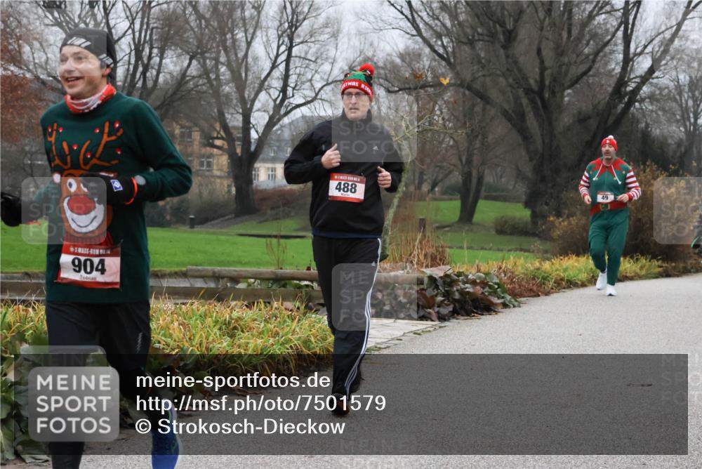 08.12.2024 - St. Pauli X-Mass-Run No. 14 Strokosch-Dieckow http://msf.ph/oto/7501579 08.12.2024 09:48:59 Laufen 4, 904, 488, 49 meine-sportfotos.de