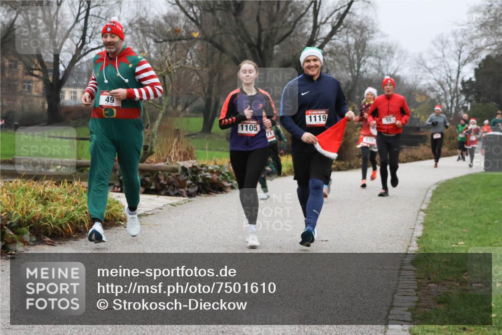 08.12.2024 - St. Pauli X-Mass-Run No. 14 Strokosch-Dieckow http://msf.ph/oto/7501610 08.12.2024 09:49:03 Laufen 49, 1105, 71, 1119, 510, 55 meine-sportfotos.de