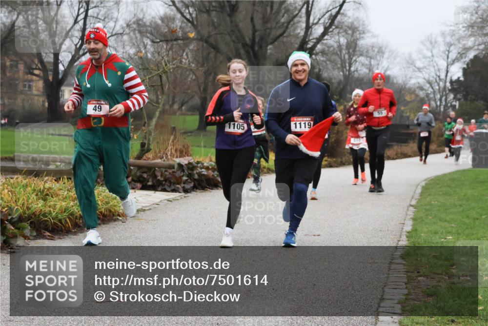 08.12.2024 - St. Pauli X-Mass-Run No. 14 Strokosch-Dieckow http://msf.ph/oto/7501614 08.12.2024 09:49:03 Laufen 4, 49, 1105, 1119, 510, 55 meine-sportfotos.de