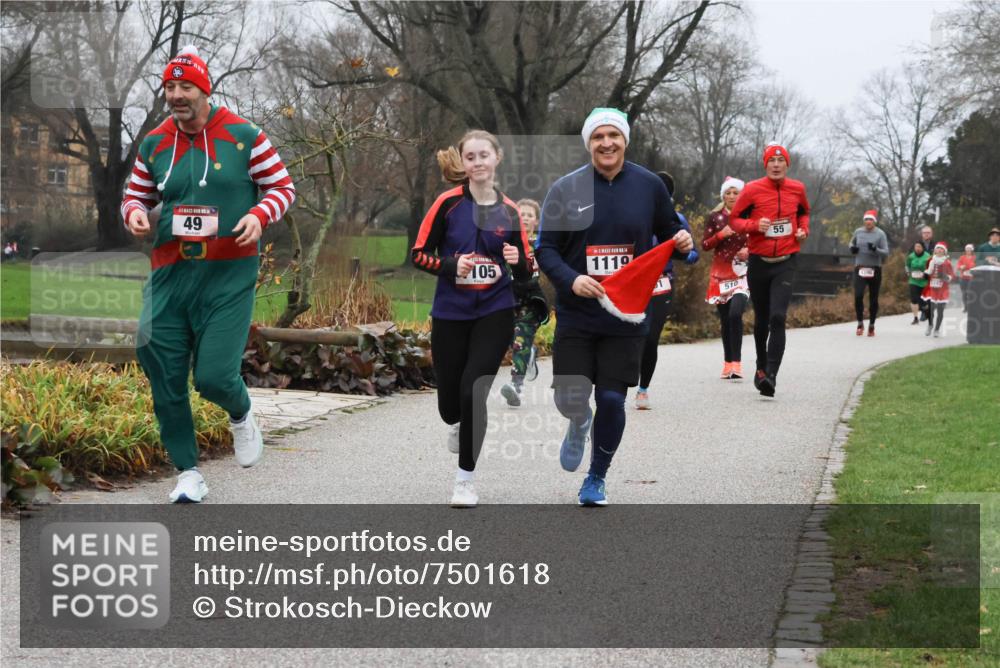 08.12.2024 - St. Pauli X-Mass-Run No. 14 Strokosch-Dieckow http://msf.ph/oto/7501618 08.12.2024 09:49:03 Laufen 49, 105, 1119, 510, 55 meine-sportfotos.de