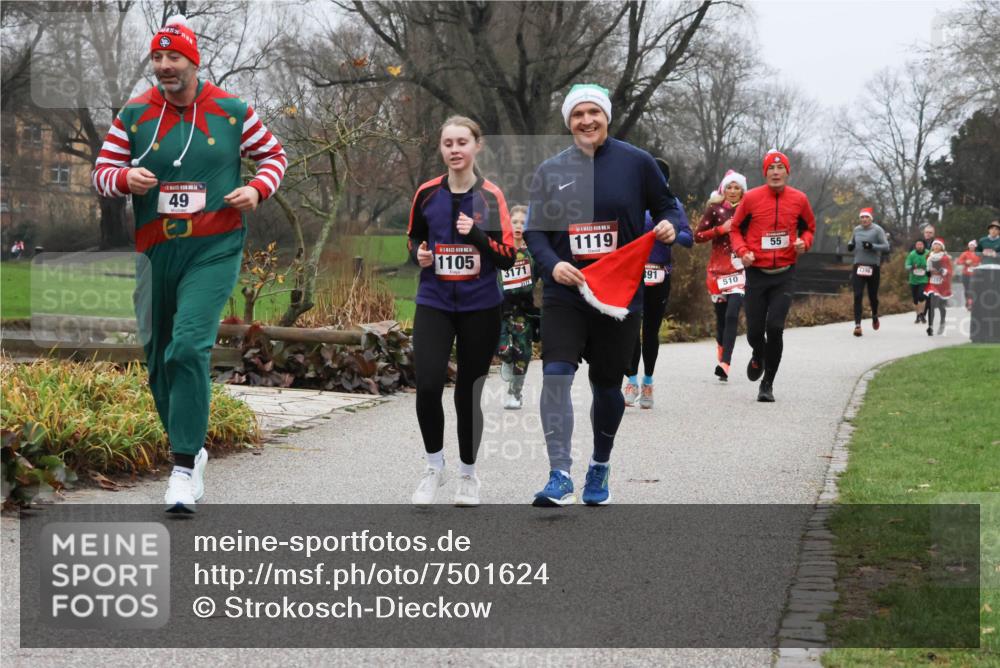 08.12.2024 - St. Pauli X-Mass-Run No. 14 Strokosch-Dieckow http://msf.ph/oto/7501624 08.12.2024 09:49:03 Laufen 49, 14, 1105, 3171, 14, 1119, 91, 510, 55, 1396, 1397 meine-sportfotos.de