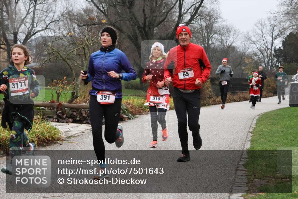 08.12.2024 - St. Pauli X-Mass-Run No. 14 Strokosch-Dieckow http://msf.ph/oto/7501643 08.12.2024 09:49:05 Laufen 14, 3171, 3171, 391, 510, 55, 1396, 1397 meine-sportfotos.de